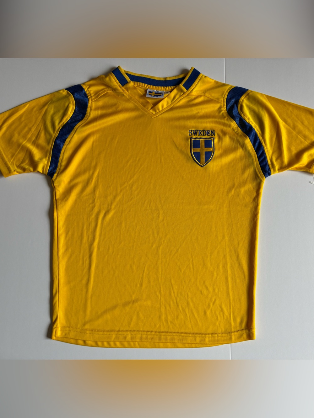 Sweden Kids Soccer Jersey - Yellow with Blue Trim Size 10